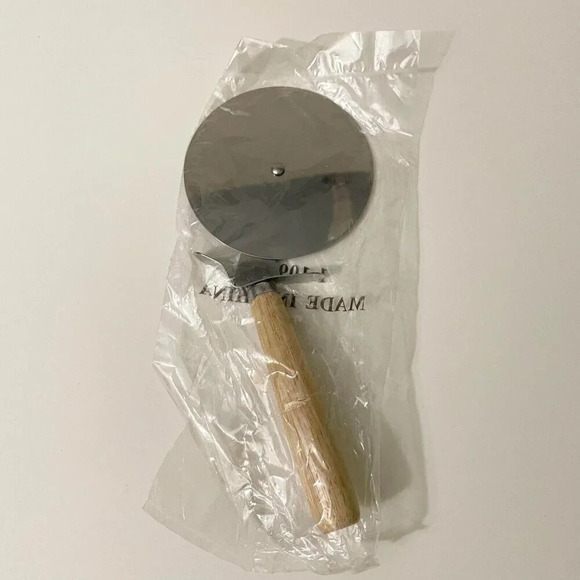 Birra Moretti  Pizza Cutter Lager Beer Advertising Kitchenware - Picture 8 of 13